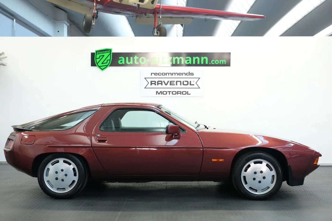 1986 Porsche 928 S proposée par un concessionnaire spécialisé à Nuremberg, Allemagne, photo 2 sur 15