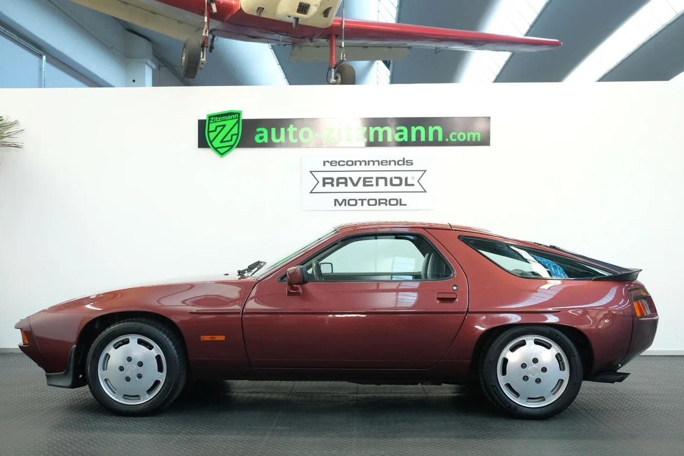 1986 Porsche 928 S proposée par un concessionnaire spécialisé à Nuremberg, Allemagne, photo 9 sur 15
