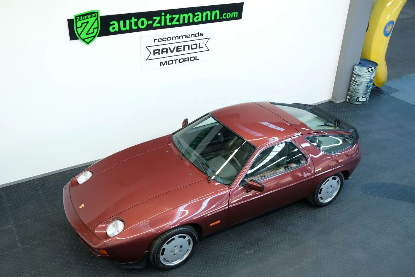 1986 Porsche 928 S proposée par un concessionnaire spécialisé à Nuremberg, Allemagne, photo 10 sur 15