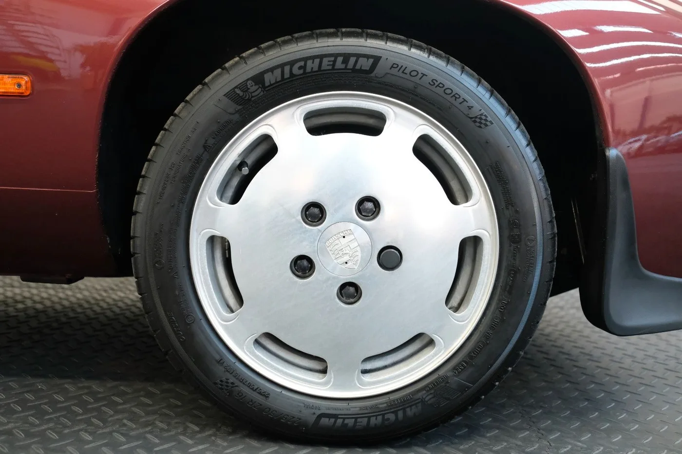 1986 Porsche 928 S proposée par un concessionnaire spécialisé à Nuremberg, Allemagne, photo 11 sur 15