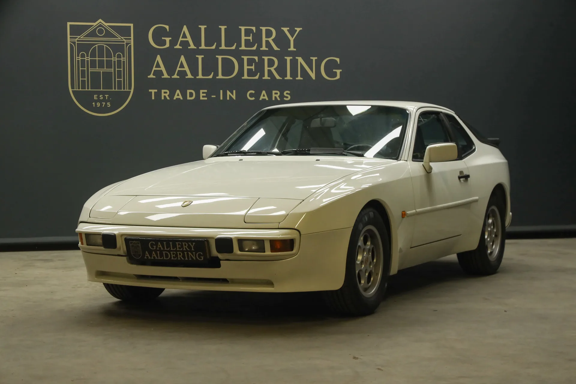 1986 Porsche 944 2.5 Coupé offered by a specialist dealer in Brummen, Netherlands, main photo