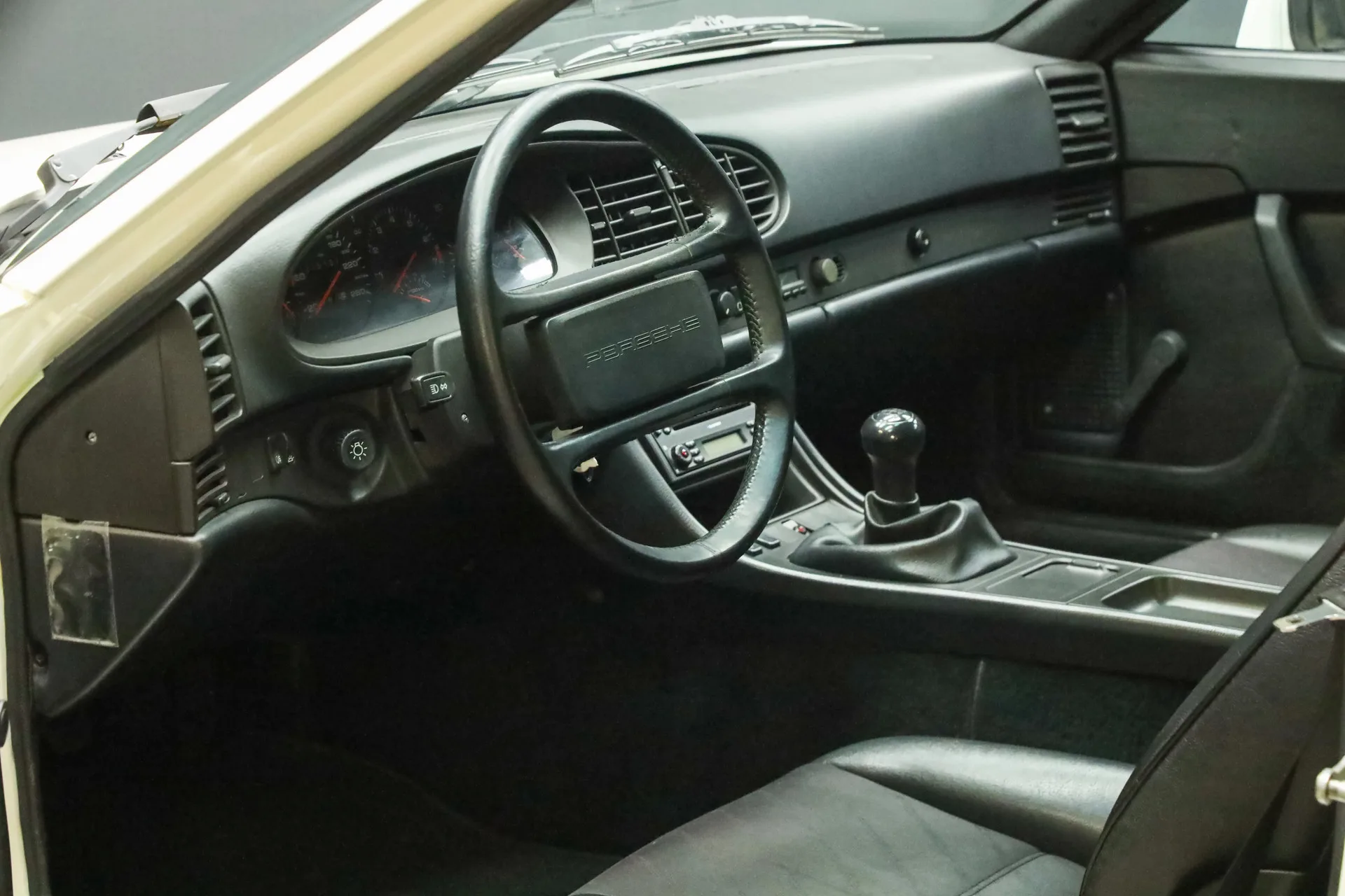 1986 Porsche 944 2.5 Coupé, 3/30
