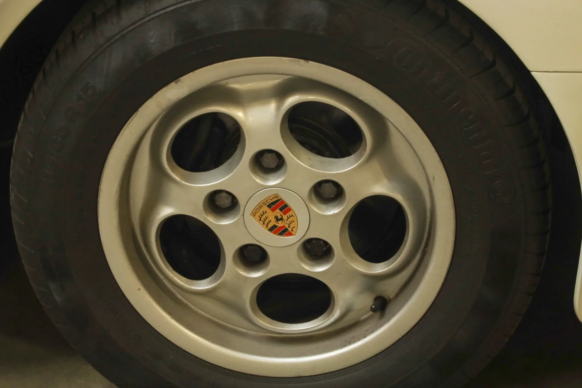 1986 Porsche 944 2.5 Coupé, 23/30