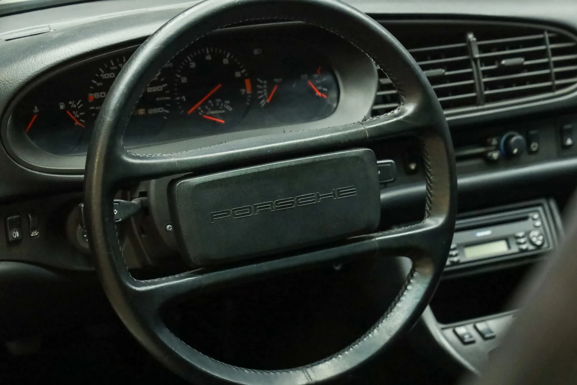 1986 Porsche 944 2.5 Coupé, 24/30
