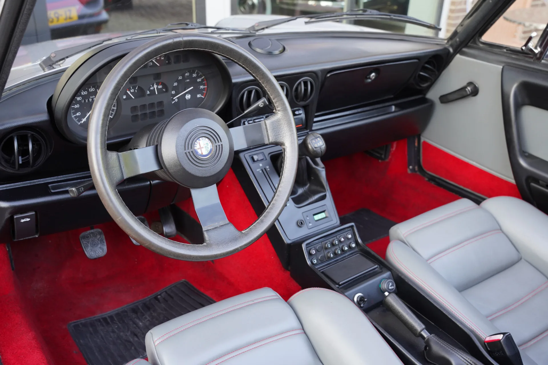 1987 Alfa Romeo Spider 2.0 Quadrifoglio Verde, 3/30