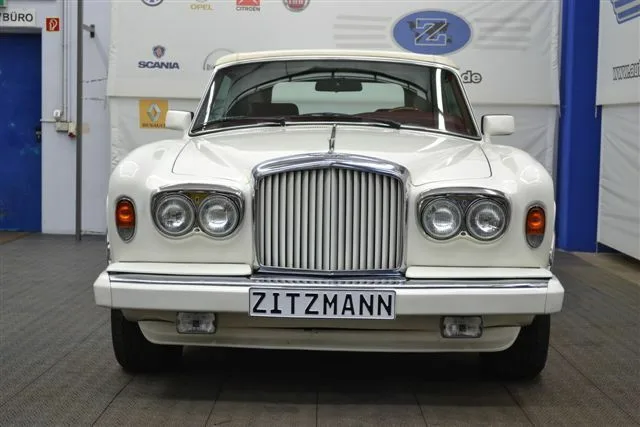 1987 Bentley Continental Cabriolet offered by a specialist dealer in Nuremberg, Germany, photo 6 of 15
