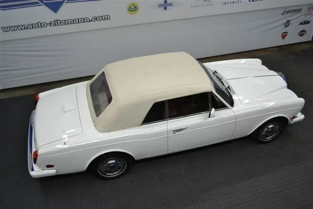 1987 Bentley Continental Cabriolet offered by a specialist dealer in Nuremberg, Germany, photo 8 of 15