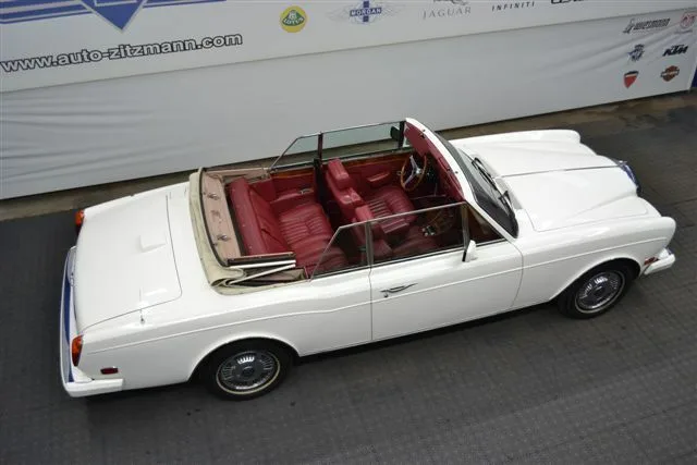 1987 Bentley Continental Cabriolet offered by a specialist dealer in Nuremberg, Germany, photo 9 of 15