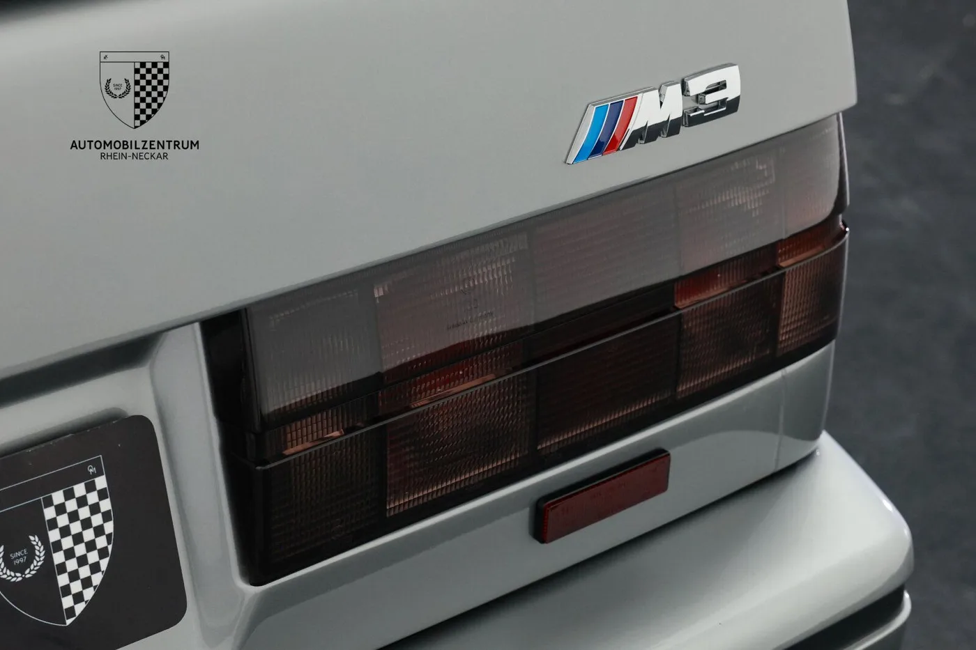 1987 BMW M3 offered by a supercar dealer in Viernheim, Germany, photo 14 of 25