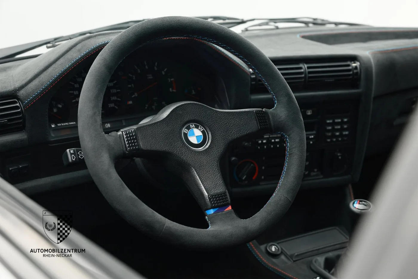 1987 BMW M3 offered by a supercar dealer in Viernheim, Germany, photo 20 of 25