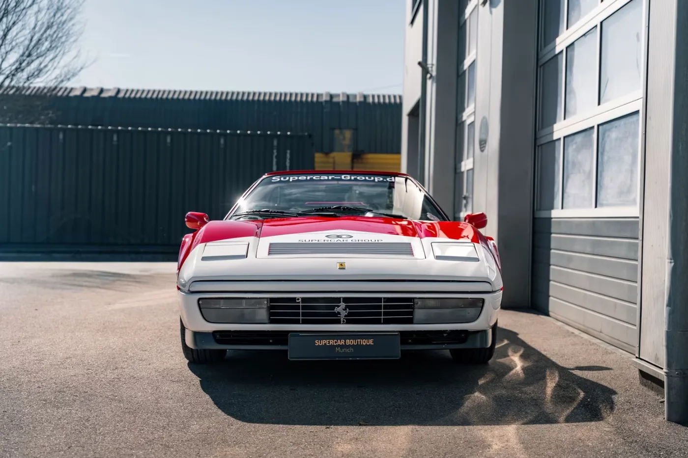 1987 Ferrari 328 GTS angeboten von einem Supersportwagenhändler in Munich, Deutschland, Foto 3 von 19