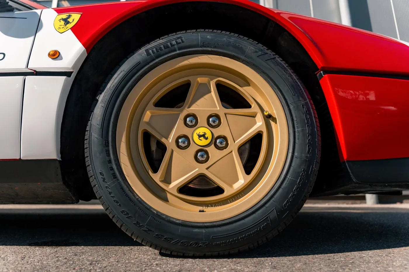 1987 Ferrari 328 GTS angeboten von einem Supersportwagenhändler in Munich, Deutschland, Foto 11 von 19