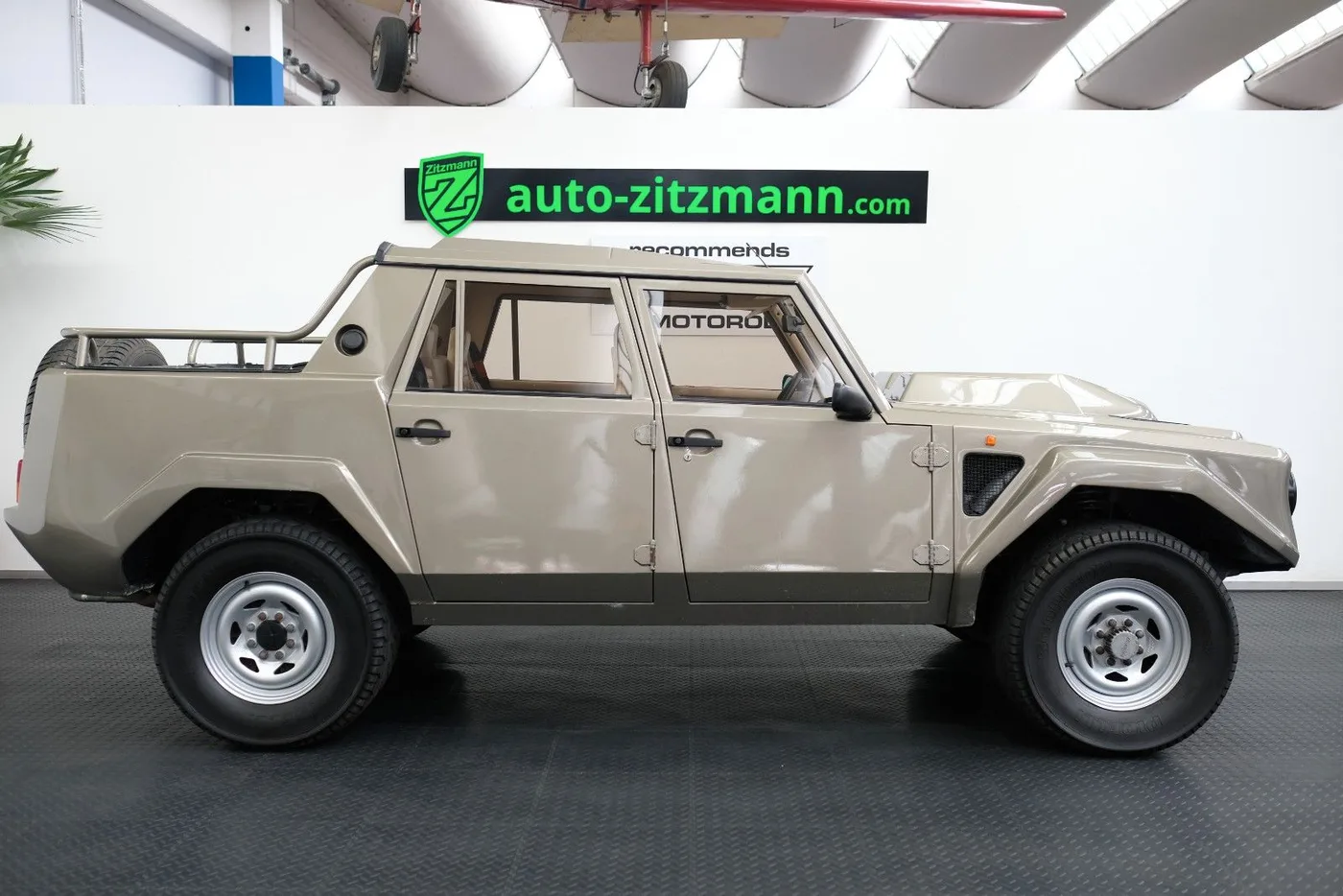 1987 Lamborghini LM002 angeboten von einem Fachhändler in Nuremberg, Deutschland, Foto 4 von 15