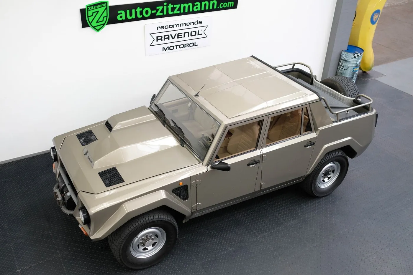 1987 Lamborghini LM002 angeboten von einem Fachhändler in Nuremberg, Deutschland, Foto 9 von 15