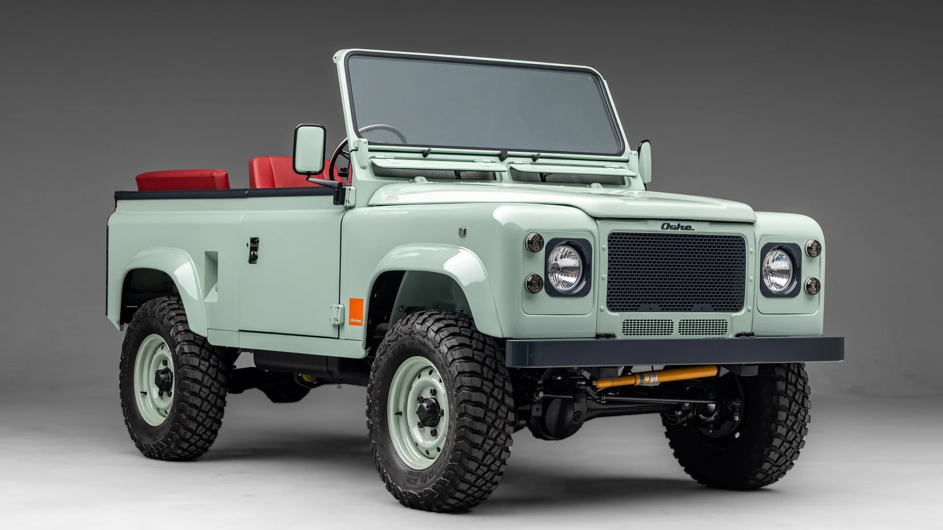 1987 Land Rover Defender Oshe proposée par un concessionnaire spécialisé à Sunningdale, Royaume-Uni, photo principale