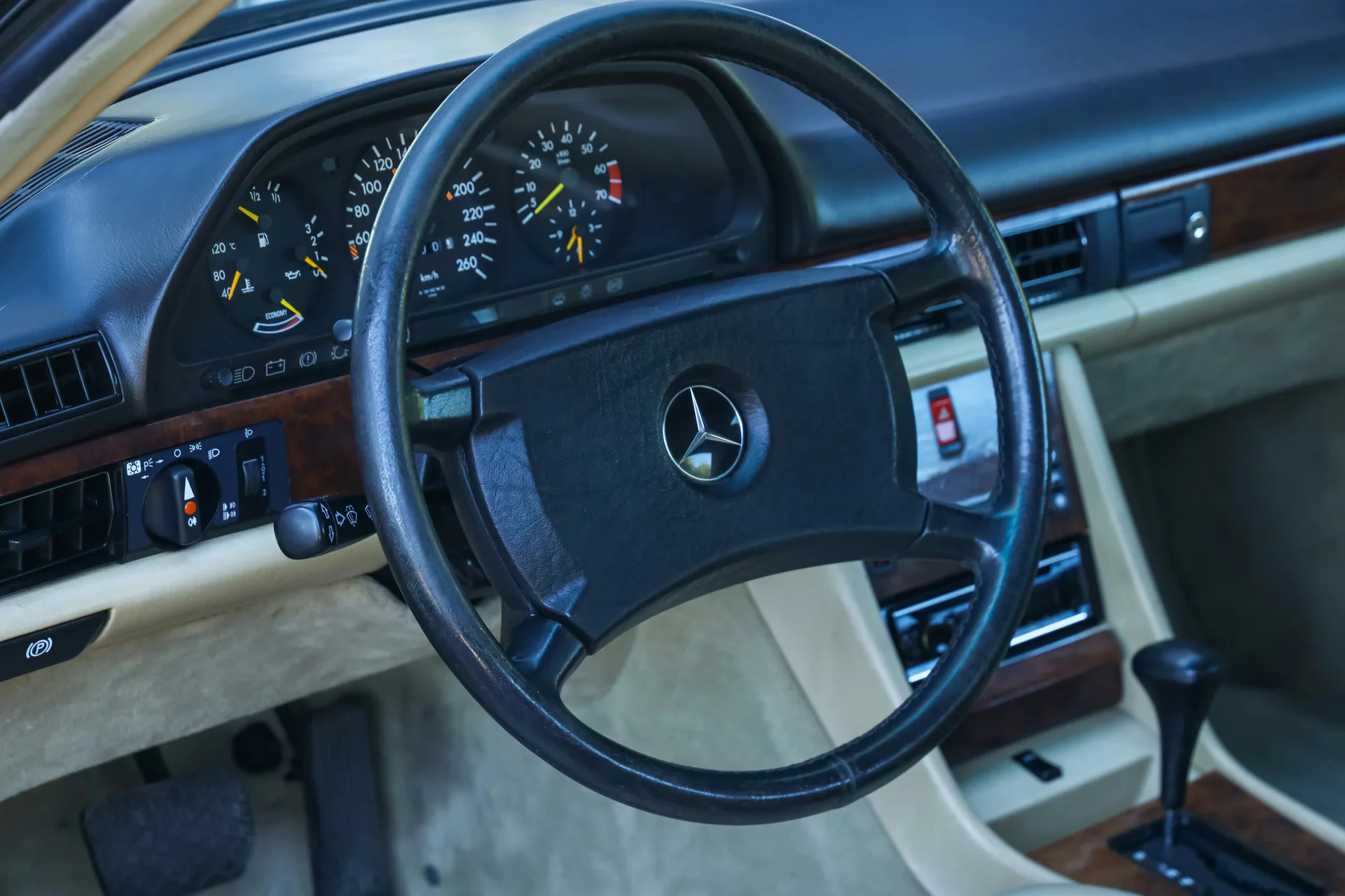 1987 Mercedes-Benz 560 SEC, 3/30