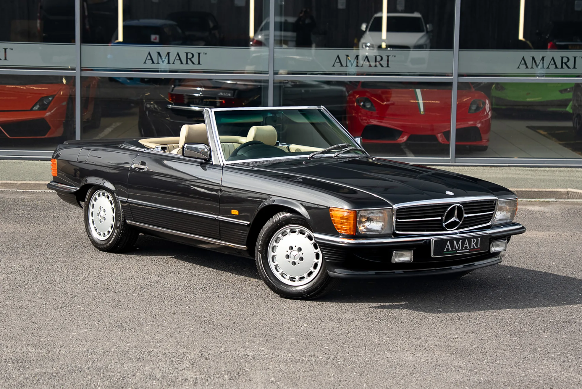 1987 Mercedes-Benz SL 500 R107 angeboten von einem Fachhändler in Preston, Vereinigtes Königreich, Hauptfoto