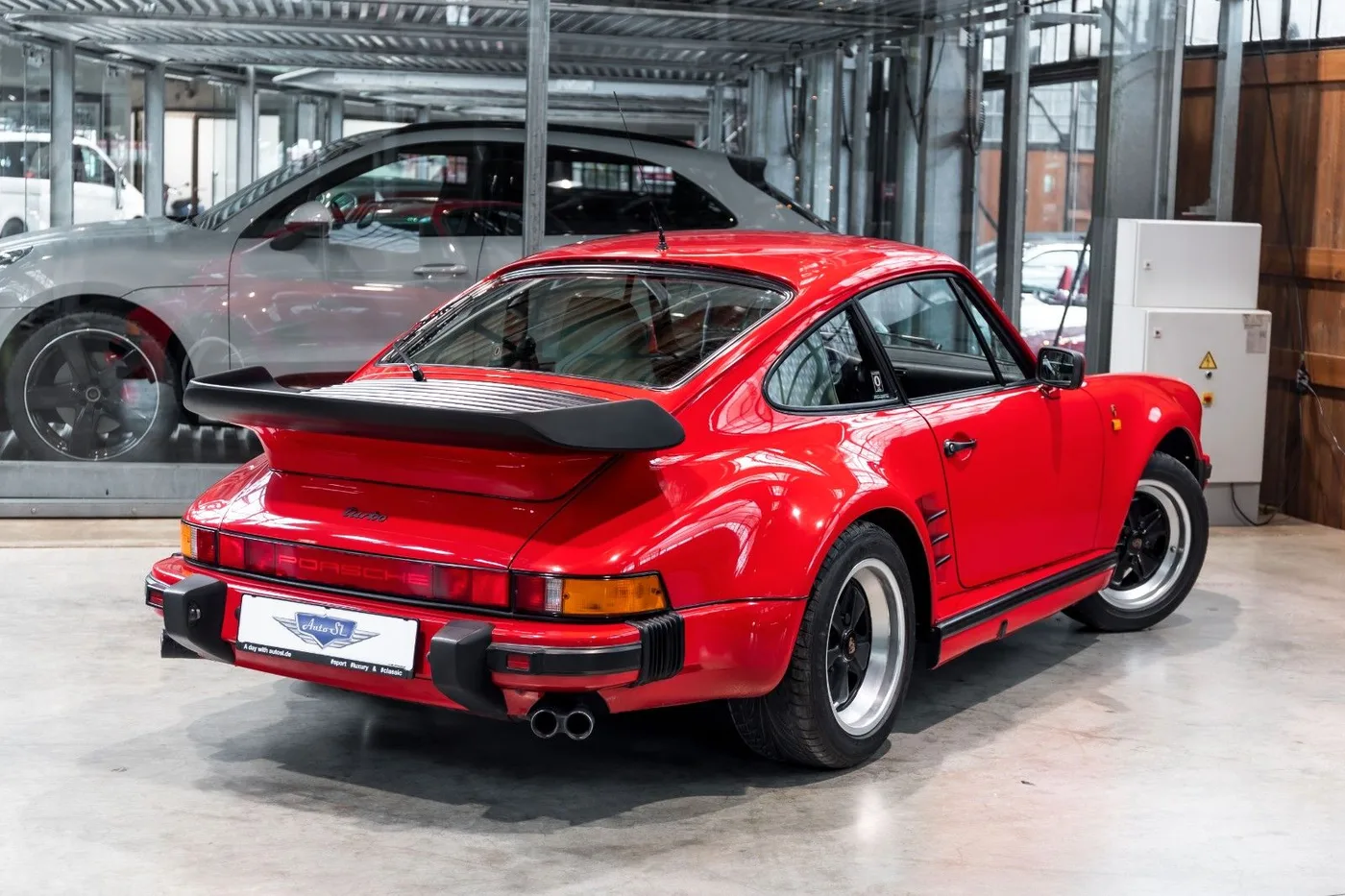 1987 Porsche 911 Turbo SE angeboten von einem Fachhändler in Neuss, Deutschland, Foto 2 von 10