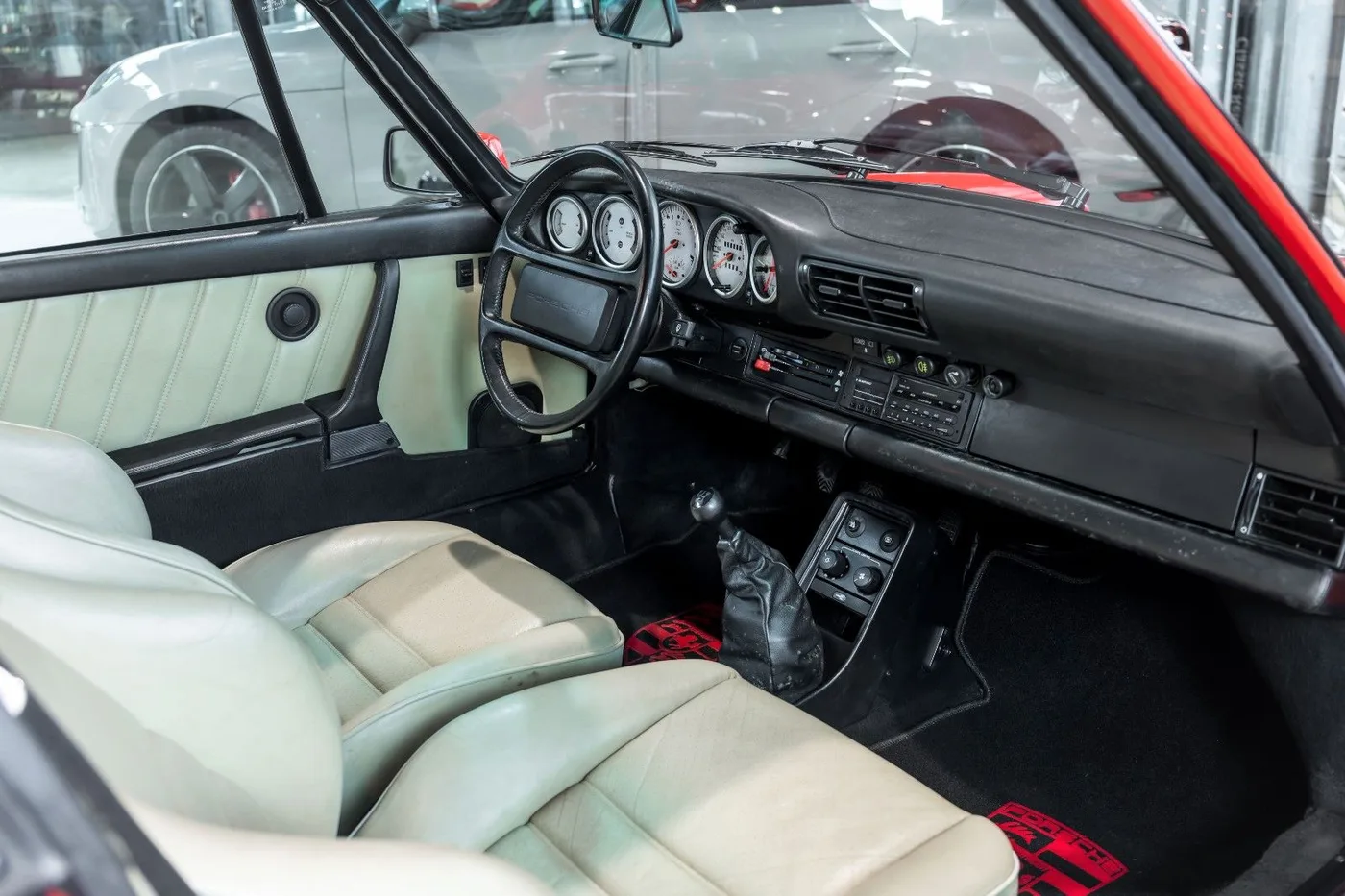 1987 Porsche 911 Turbo SE angeboten von einem Fachhändler in Neuss, Deutschland, Foto 9 von 10