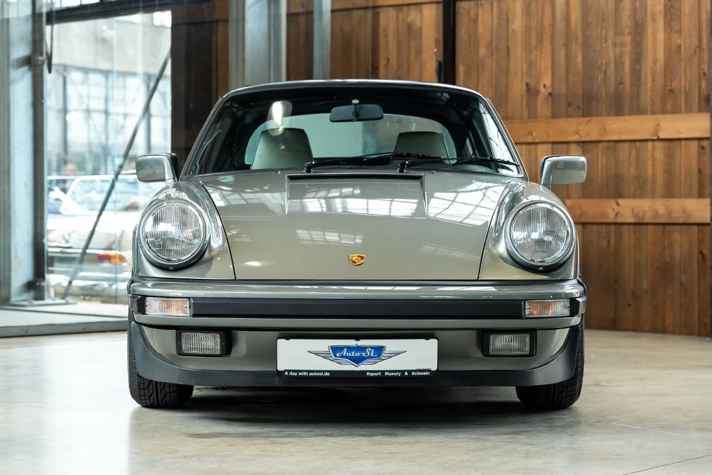 1987 Porsche 911 Carrera Cabriolet angeboten von einem Fachhändler in Neuss, Deutschland, Foto 5 von 10