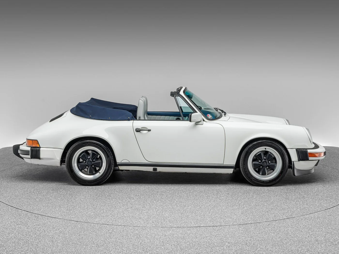 1987 Porsche 911 Carrera Cabriolet offered by a specialist dealer in Böblingen, Germany, photo 7 of 15