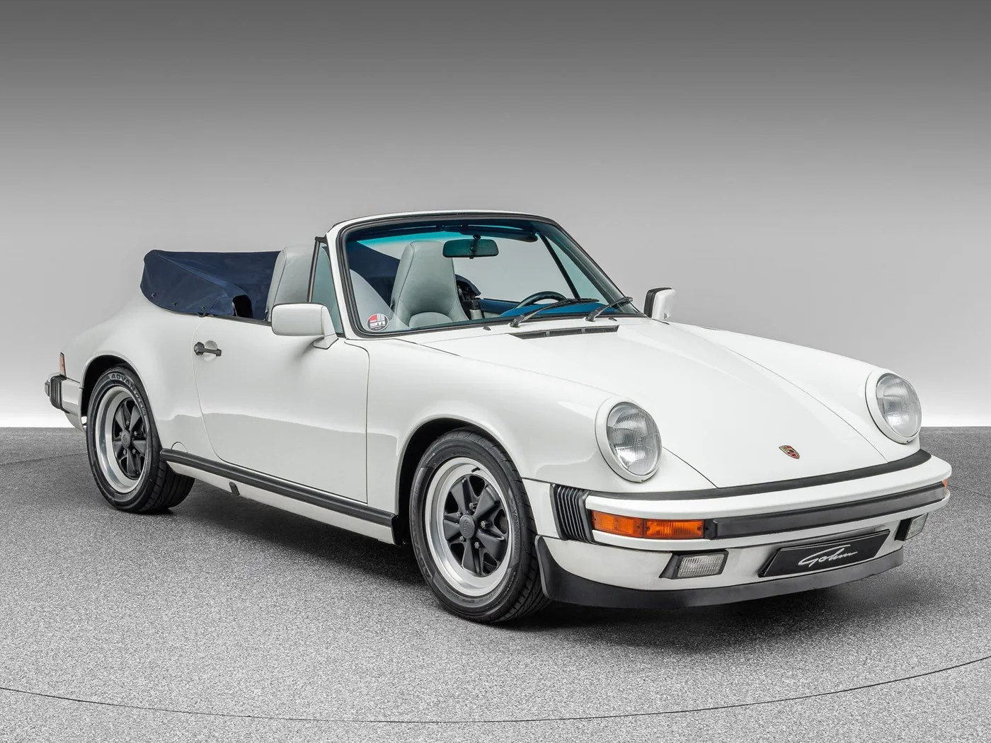 1987 Porsche 911 Carrera Cabriolet offered by a specialist dealer in Böblingen, Germany, photo 8 of 15