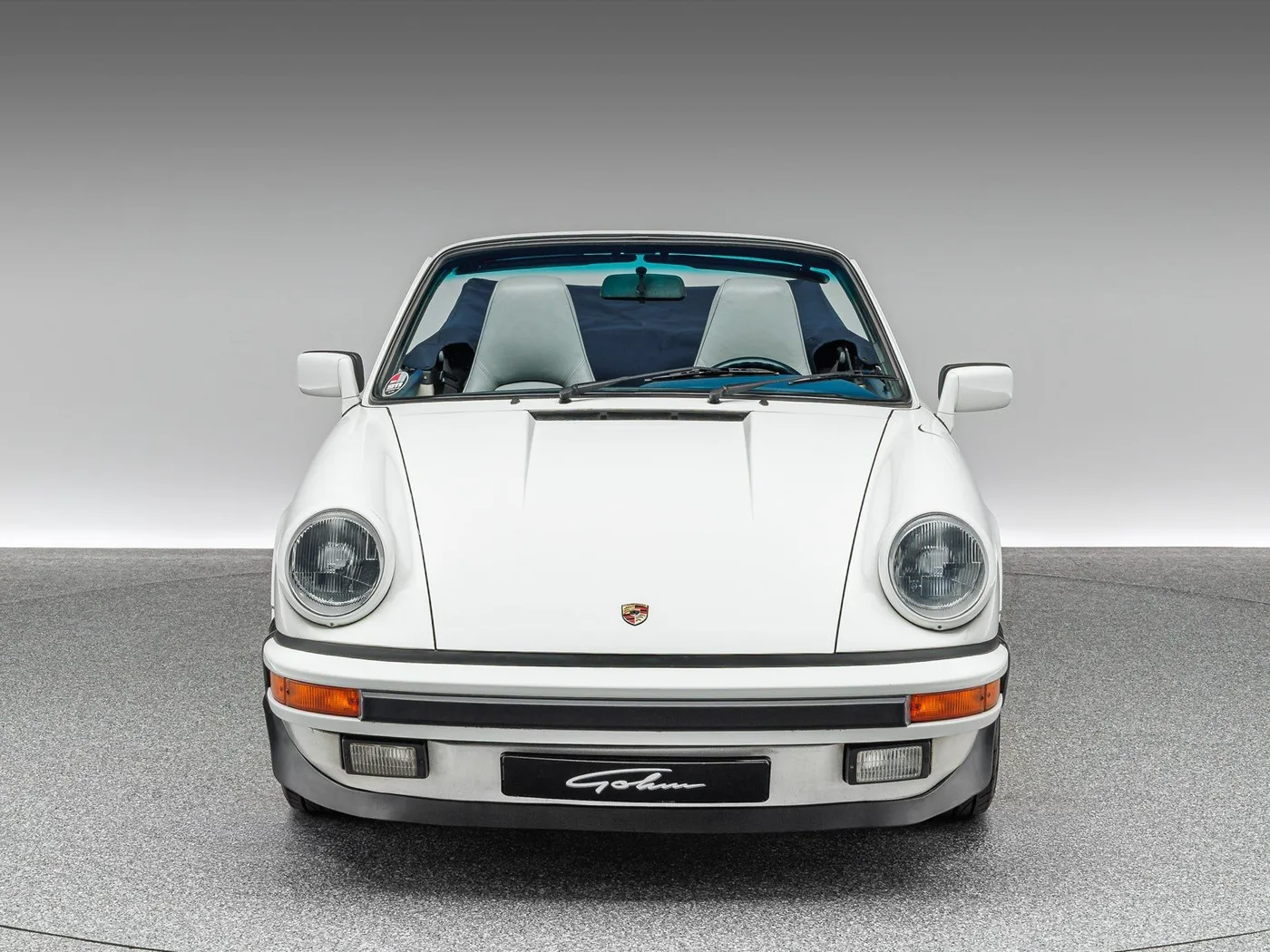 1987 Porsche 911 Carrera Cabriolet offered by a specialist dealer in Böblingen, Germany, photo 9 of 15