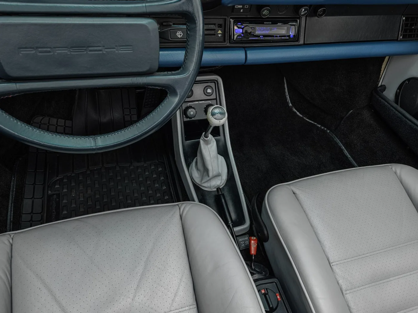 1987 Porsche 911 Carrera Cabriolet offered by a specialist dealer in Böblingen, Germany, photo 12 of 15