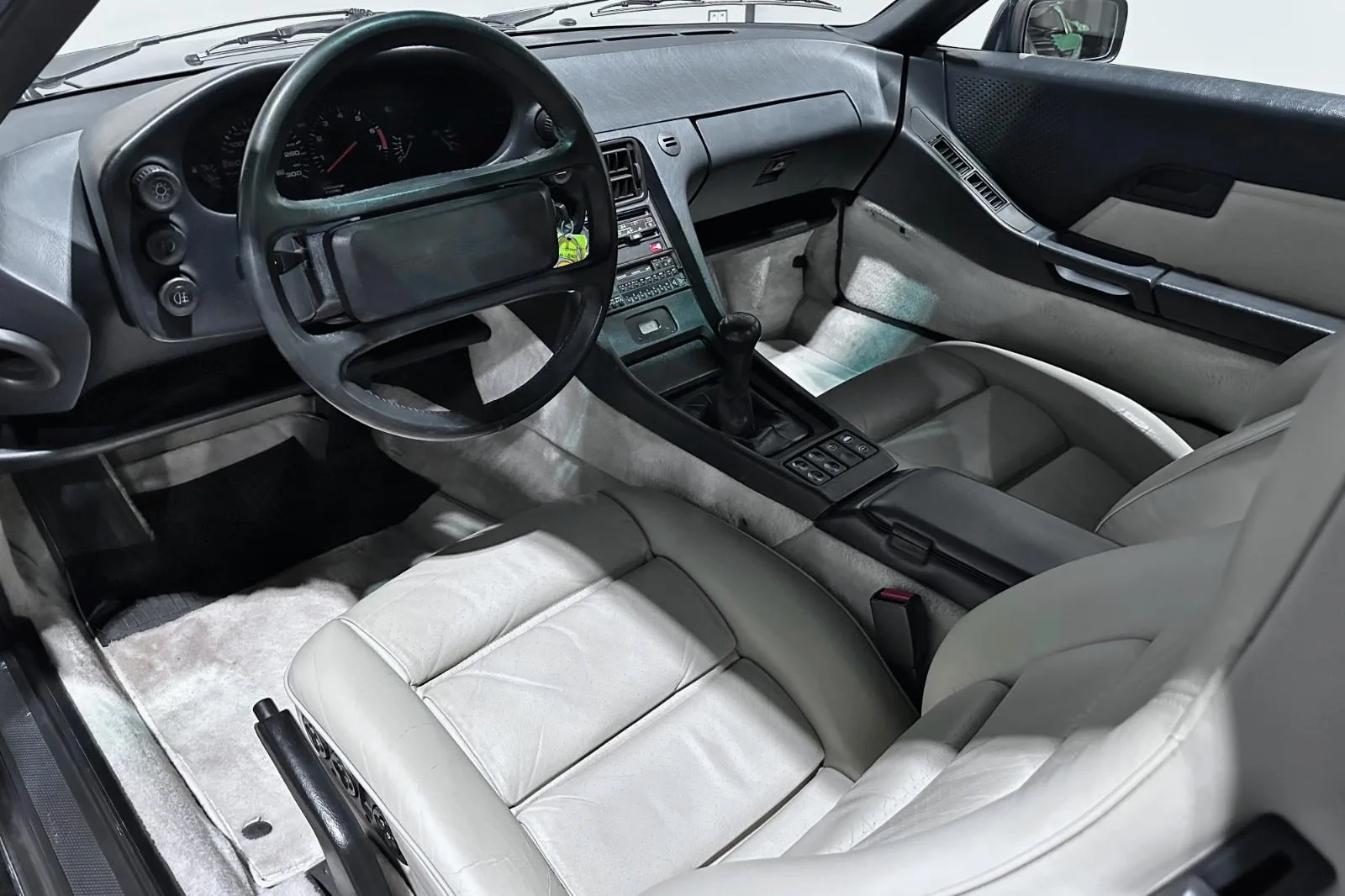 1987 Porsche 928 S4, 9/12
