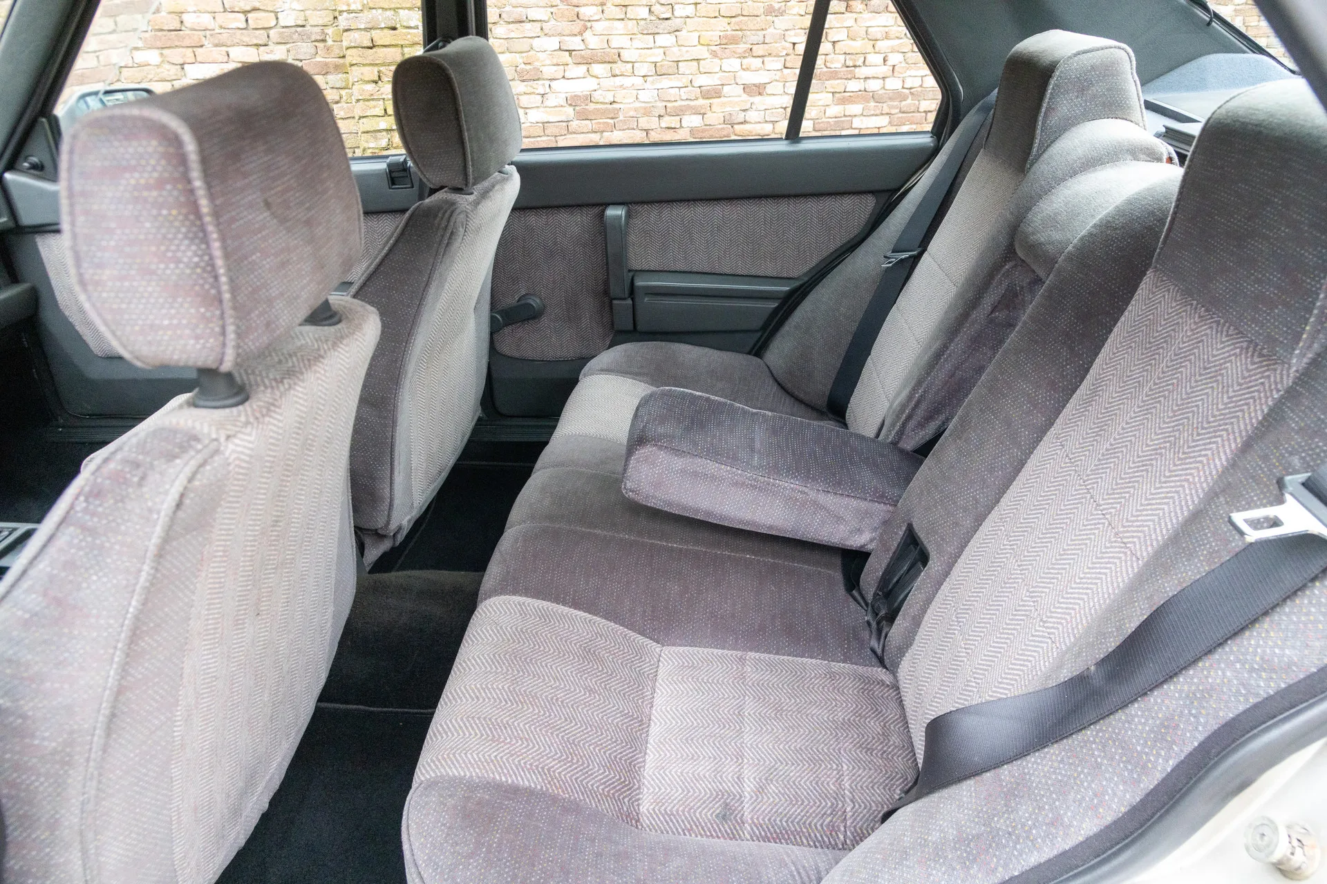1988 Alfa Romeo 75 2.0 Twin Spark, 12/30