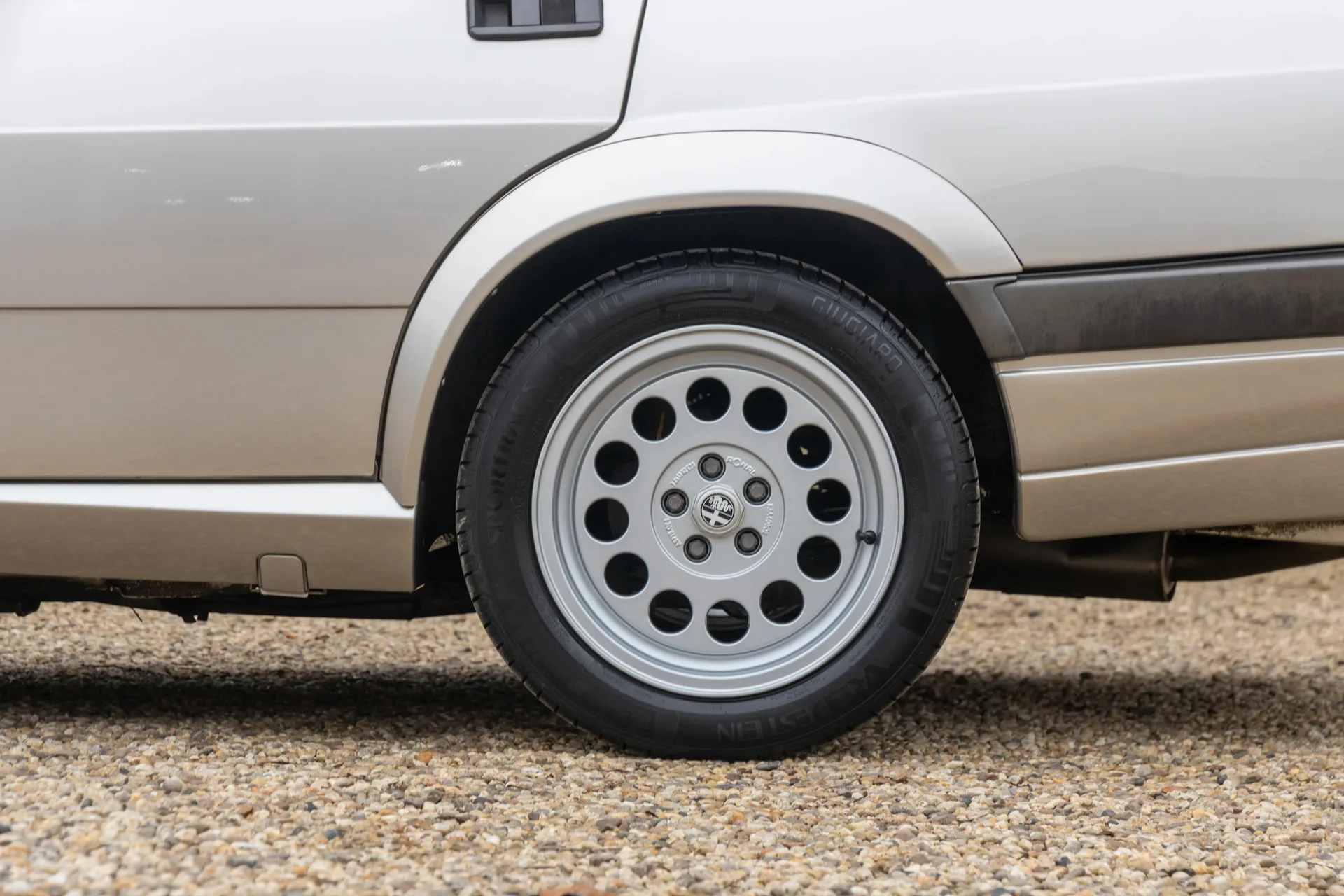 1988 Alfa Romeo 75 2.0 Twin Spark, 29/30