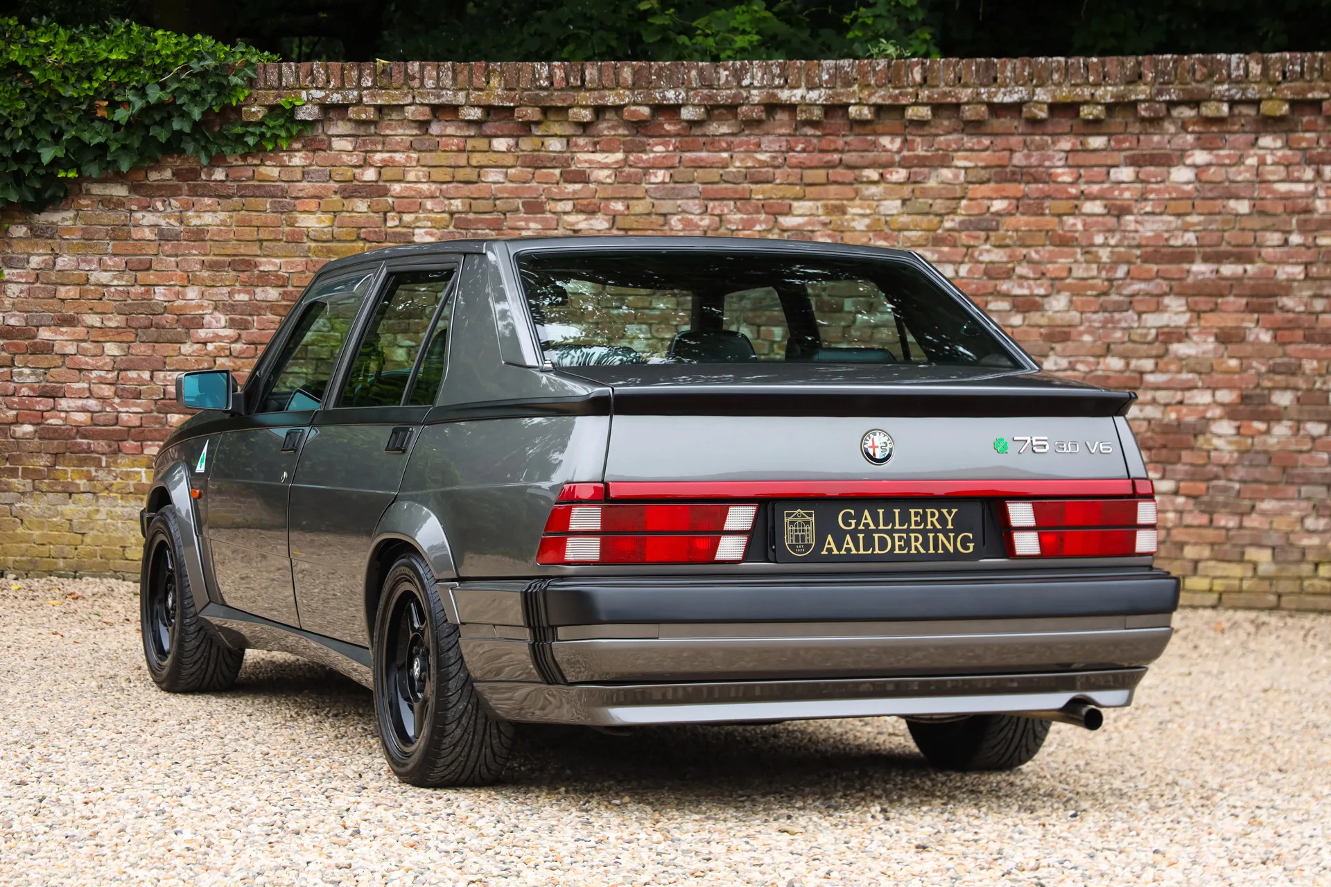 1988 Alfa Romeo 75 3.0 V6, 2/30