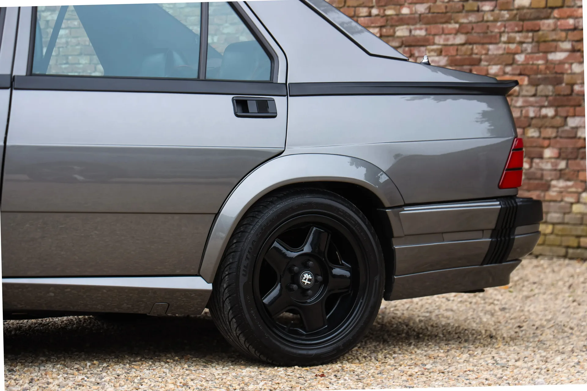 1988 Alfa Romeo 75 3.0 V6, 16/30