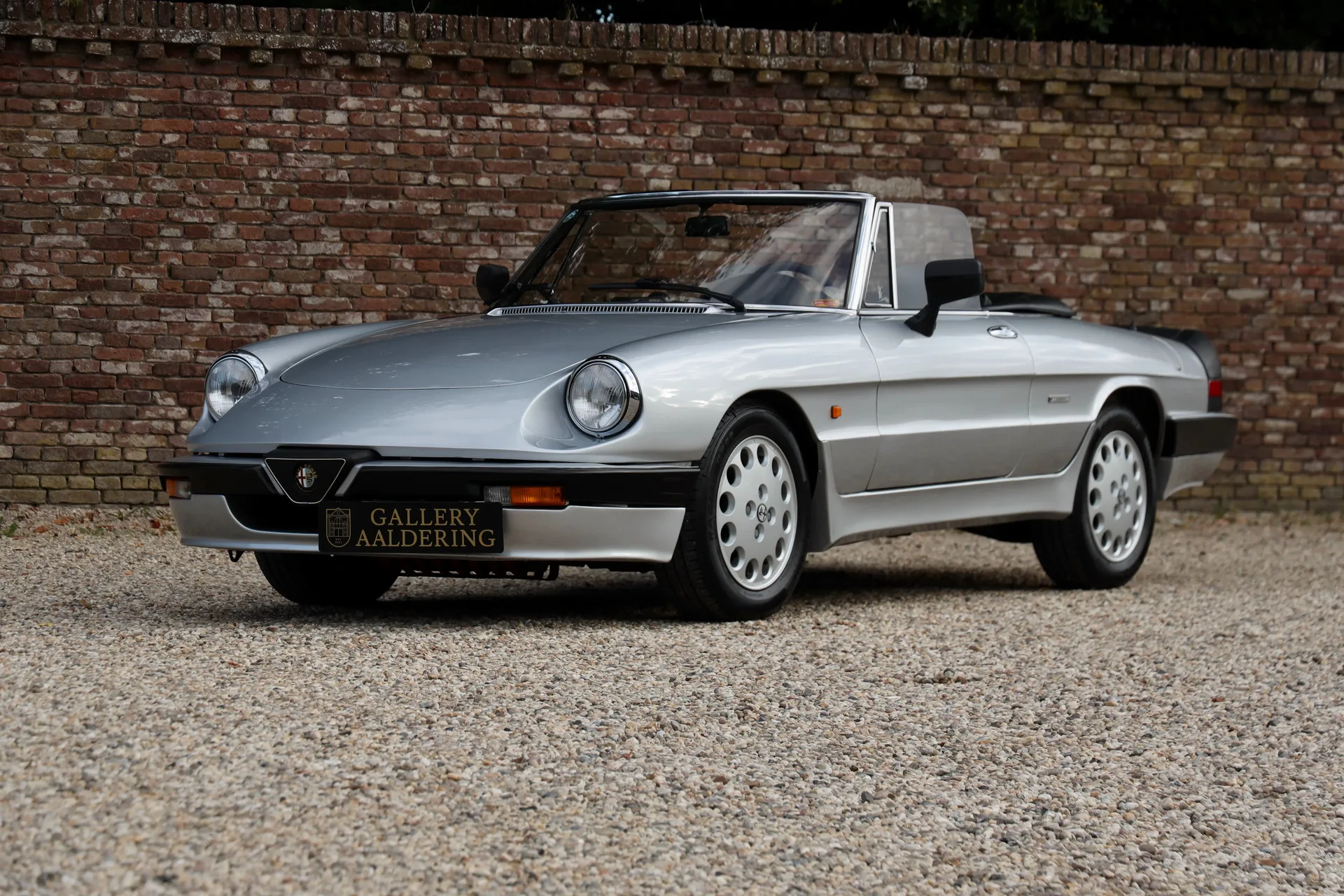 1988 Alfa Romeo Spider 2.0 Quadrifoglio Verde offered by a specialist dealer in Brummen, Netherlands, main photo