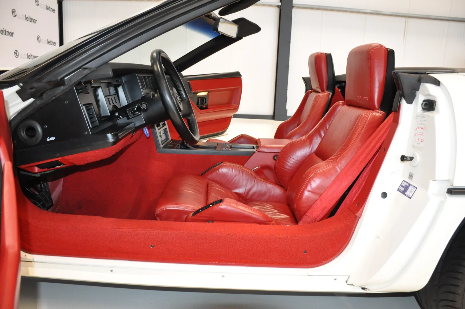 1988 Chevrolet Corvette C4 Convertible, 22/30