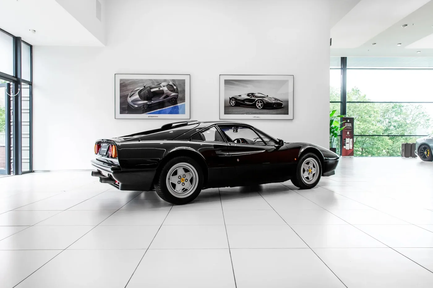 1988 Ferrari 328 GTB proposée par un concessionnaire spécialisé à Hengelo, Pays-Bas, photo 3 sur 15