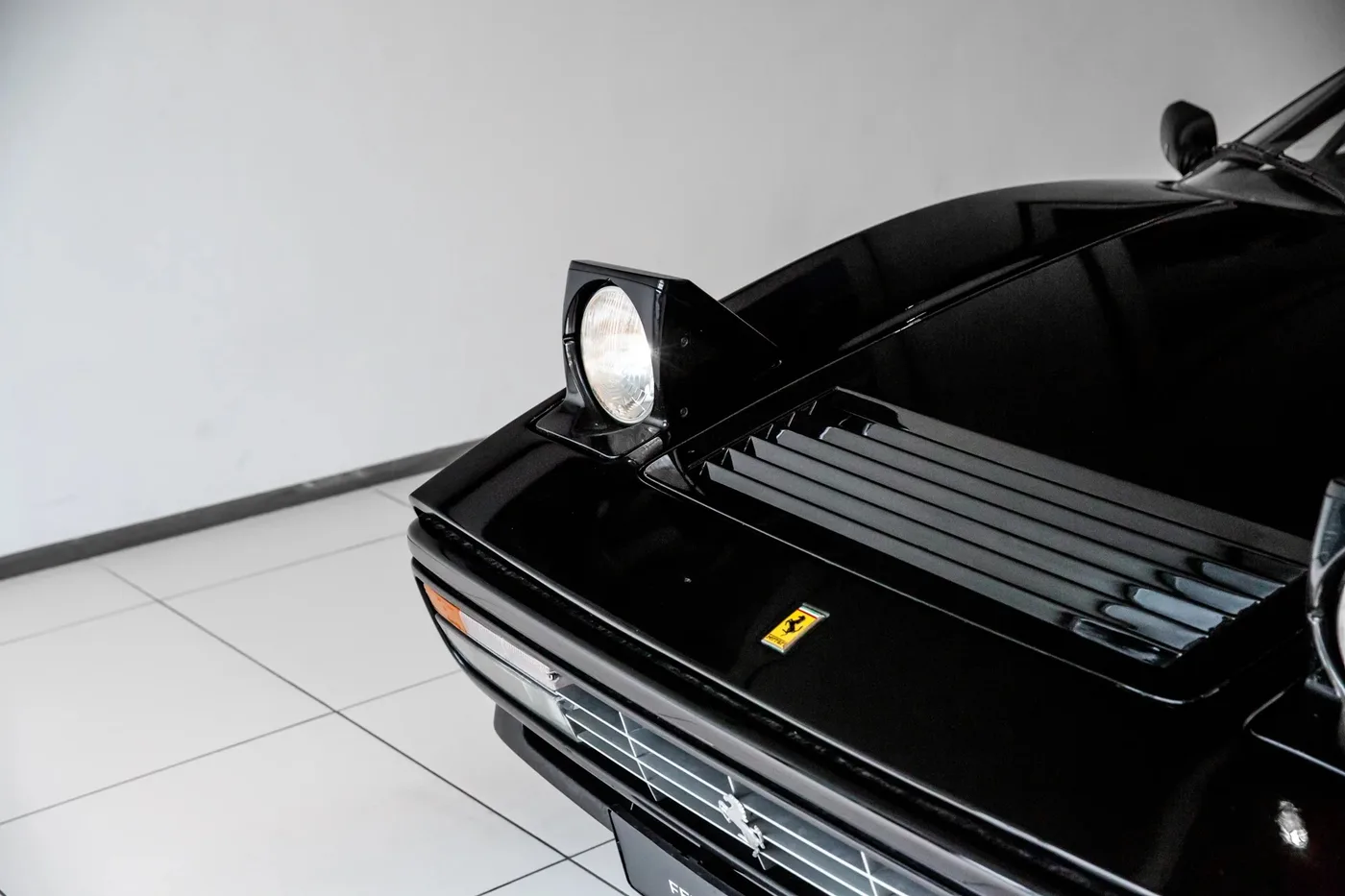 1988 Ferrari 328 GTB proposée par un concessionnaire spécialisé à Hengelo, Pays-Bas, photo 10 sur 15