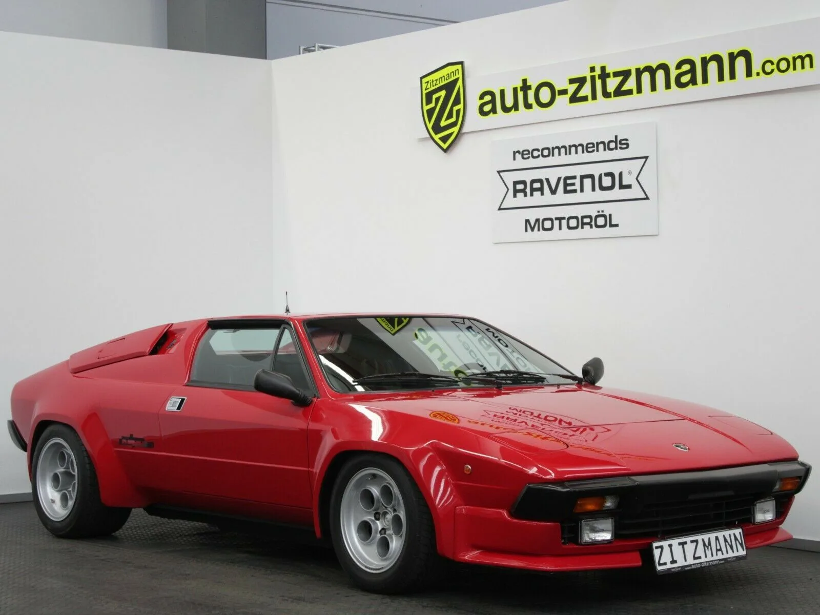 1988 Lamborghini Jalpa 3500 offered by a specialist dealer in Nuremberg, Germany, main photo