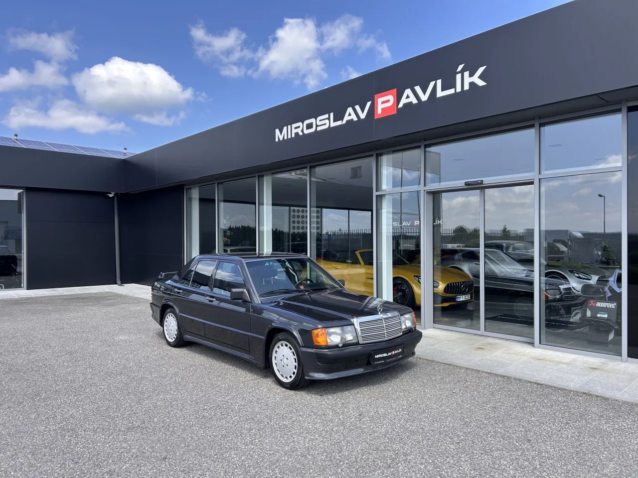 1988 Mercedes-Benz 190 E 2.3-16 offered by a specialist dealer in Písek, Czechia, main photo