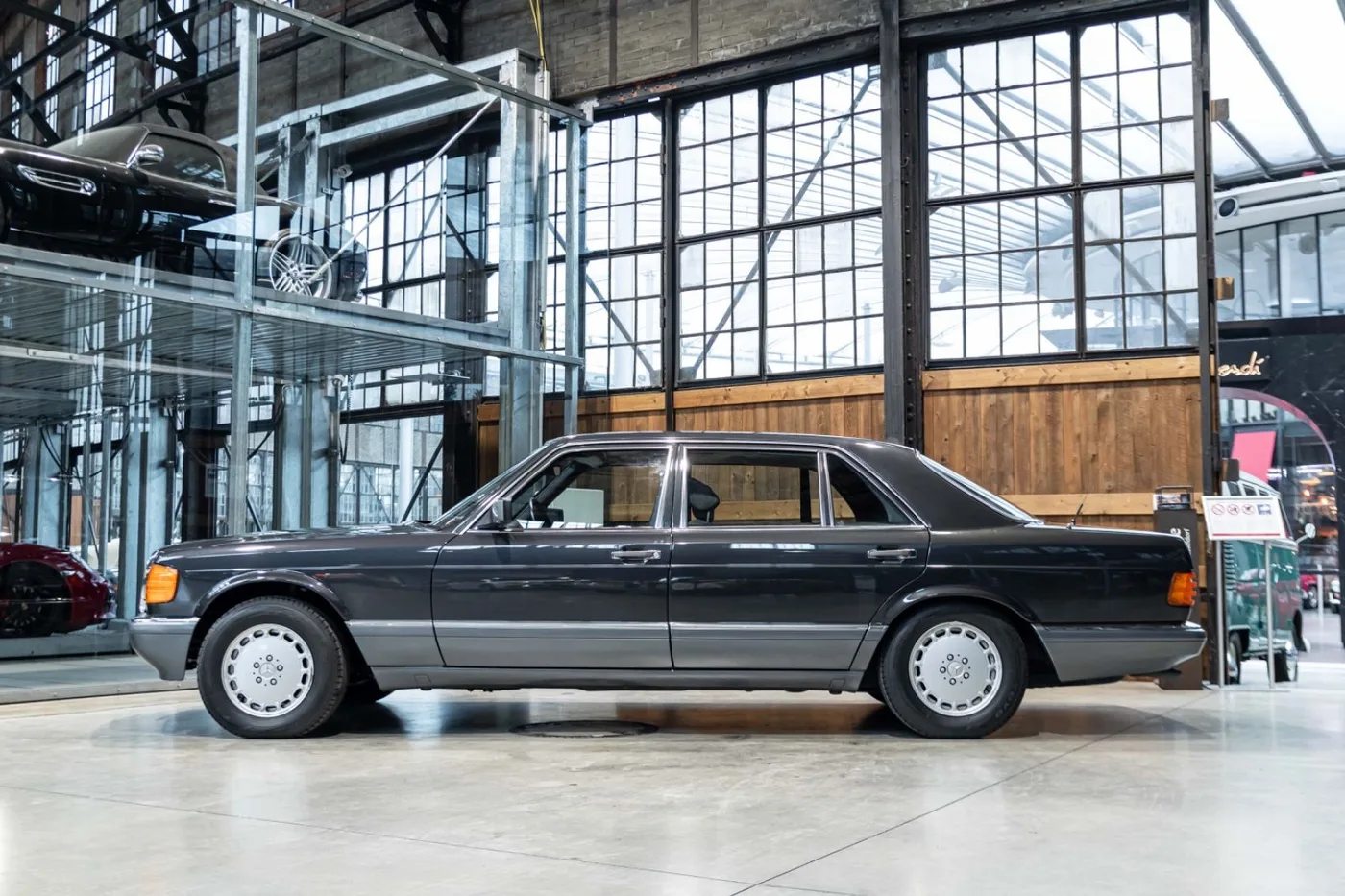 1988 Mercedes-Benz 560 SEL angeboten von einem Fachhändler in Neuss, Deutschland, Foto 5 von 10