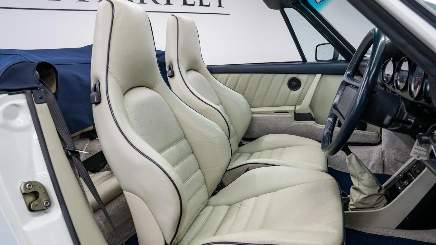 1988 Porsche 911 Turbo Cabriolet proposée par un concessionnaire spécialisé à Swadlincote, Royaume-Uni, photo 11 sur 15