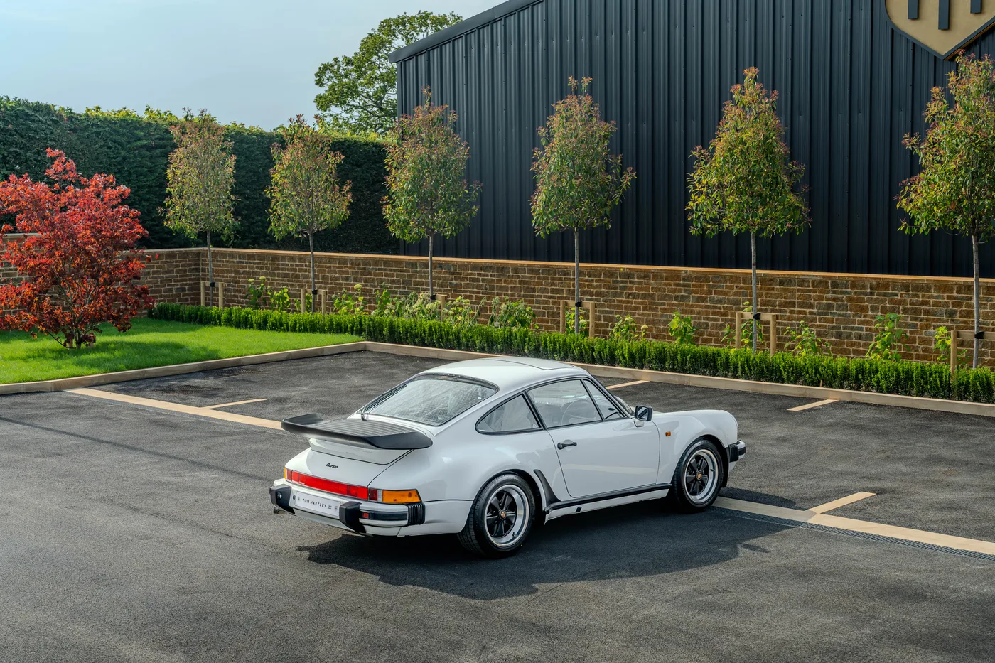 1988 Porsche 911 Turbo proposée par un concessionnaire spécialisé à Hook Norton, Royaume-Uni, photo 7 sur 15