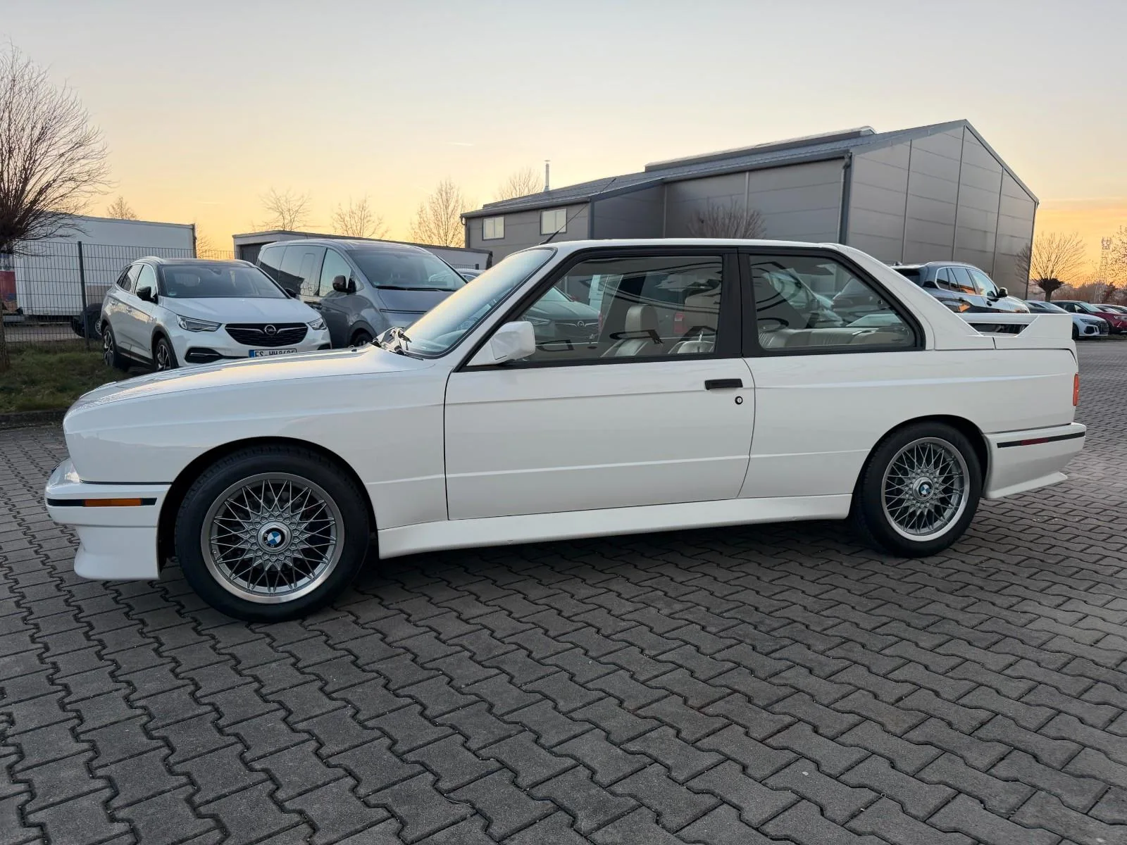 1989 BMW M3, 8/30