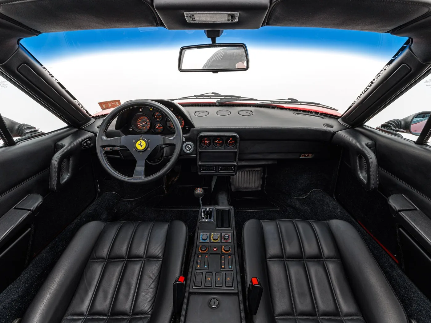 1989 Ferrari 328 GTS proposée par un concessionnaire spécialisé à Böblingen, Allemagne, photo 4 sur 15