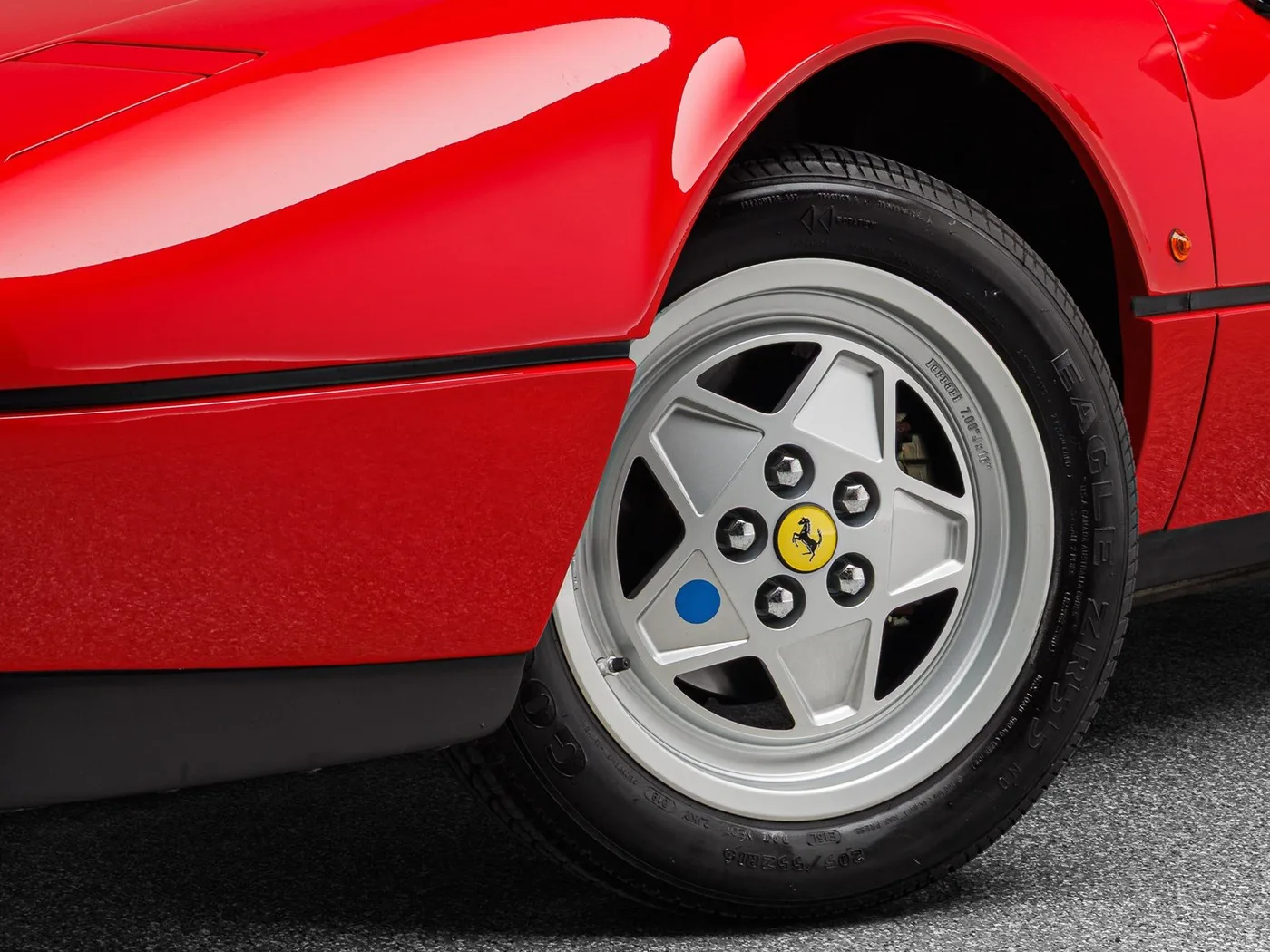 1989 Ferrari 328 GTS proposée par un concessionnaire spécialisé à Böblingen, Allemagne, photo 10 sur 15