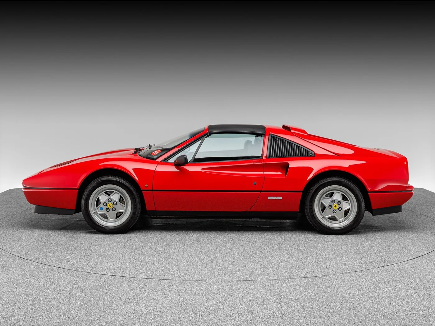 1989 Ferrari 328 GTS proposée par un concessionnaire spécialisé à Böblingen, Allemagne, photo 11 sur 15