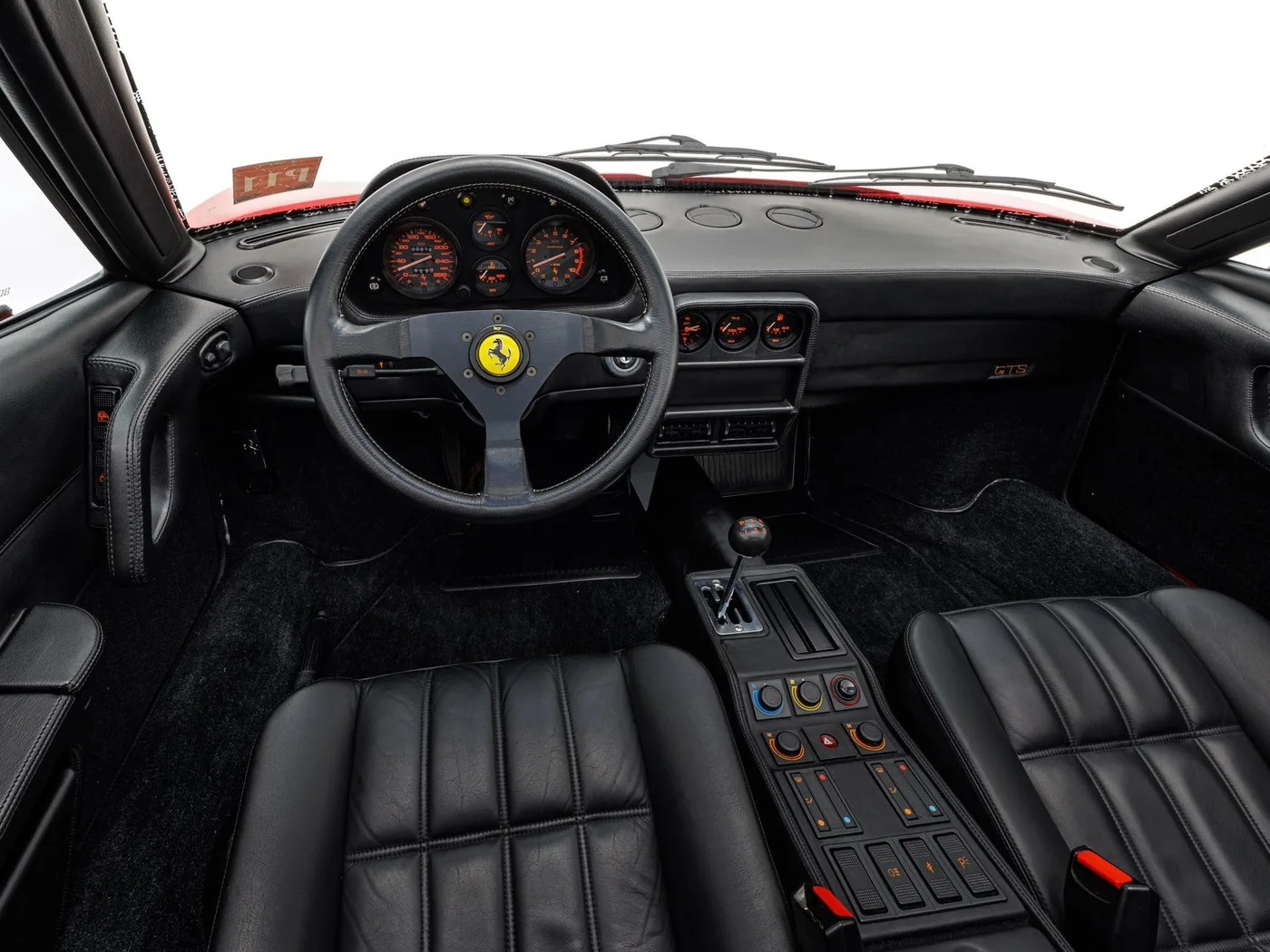 1989 Ferrari 328 GTS proposée par un concessionnaire spécialisé à Böblingen, Allemagne, photo 12 sur 15