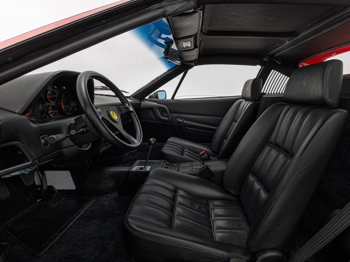 1989 Ferrari 328 GTS proposée par un concessionnaire spécialisé à Böblingen, Allemagne, photo 15 sur 15