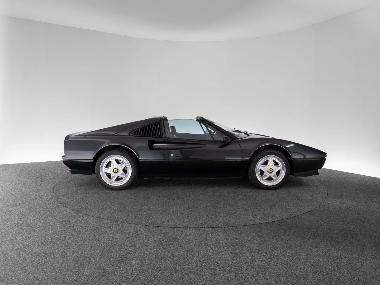 1989 Ferrari 328 GTS, 4/30