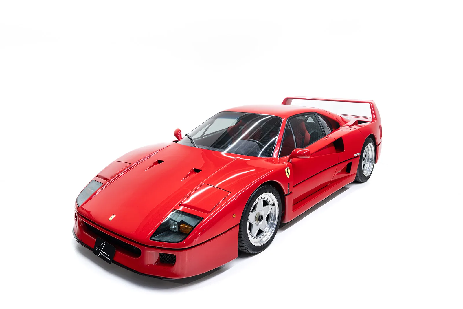 1989 Ferrari F40 offered by a specialist dealer in Kerpen, Germany, main photo